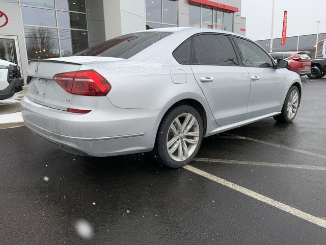 Used 2019 Volkswagen Passat 2.0T Wolfsburg w/ Wheels & Sunroof Package image 3