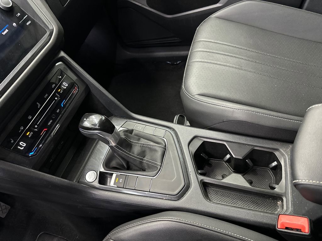 Used 2024 Volkswagen Tiguan SE image 31