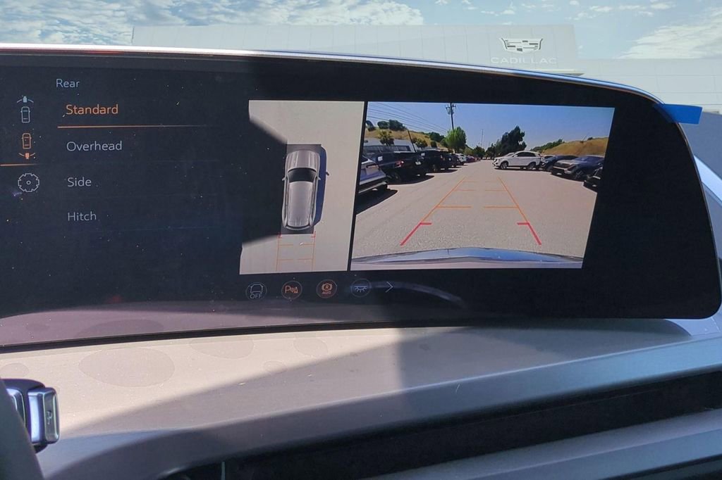 New 2026 Cadillac Vistiq Luxury w/ LPO, Floor Liner Package AWD/4WD image 10