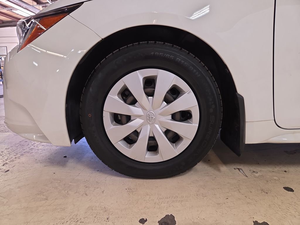 Used 2020 Toyota Corolla L image 25