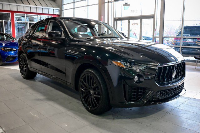 Used 2022 Maserati Levante Modena AWD/4WD image 3