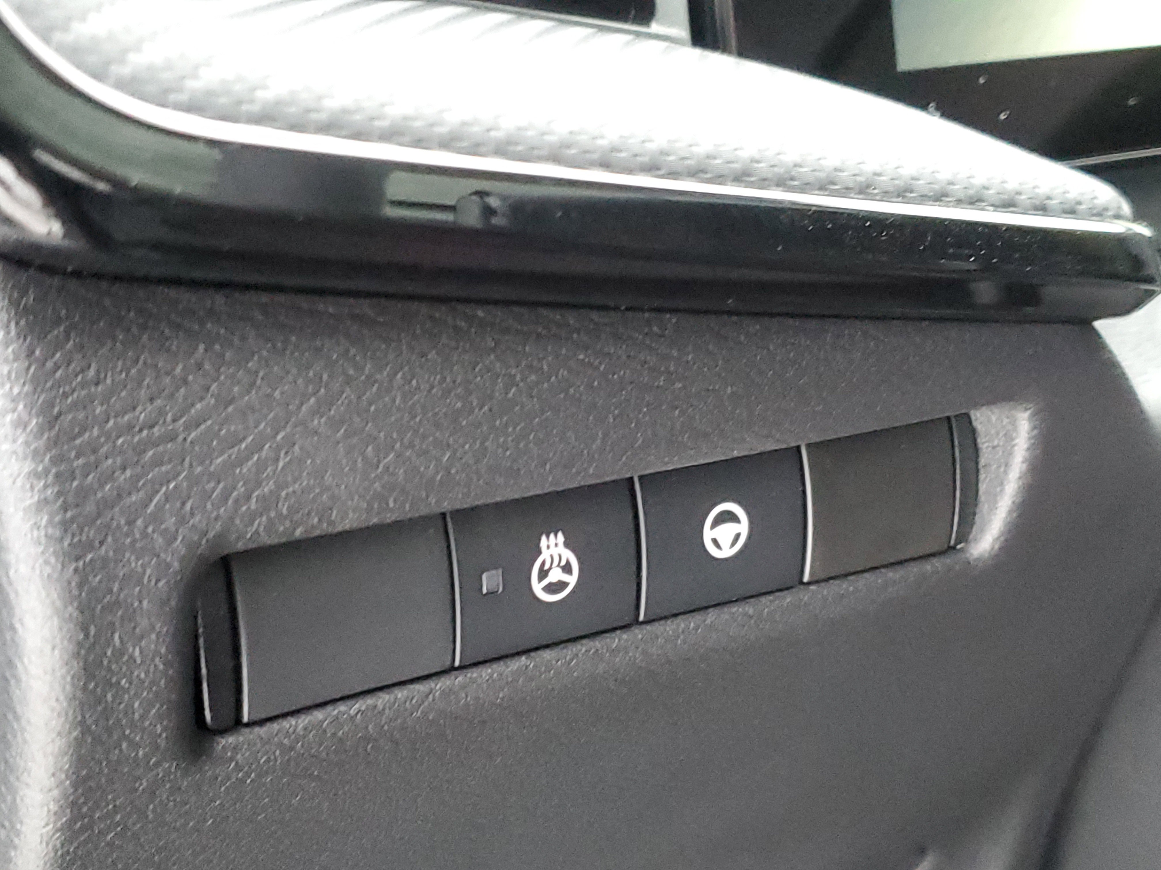 New 2026 Nissan Kicks SR w/ SR Premium Package image 8