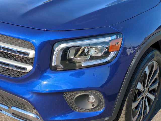 Used 2023 Mercedes-Benz GLB 250 4MATIC w/ Premium Package image 9