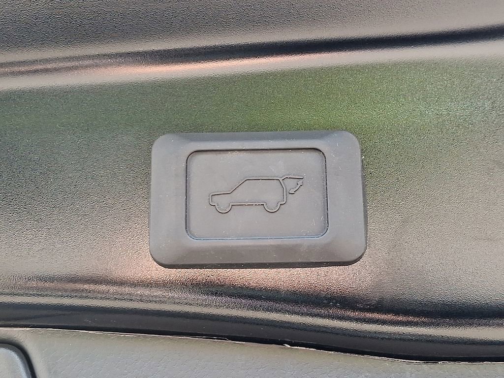 Used 2023 Toyota RAV4 XLE Premium AWD/4WD image 29
