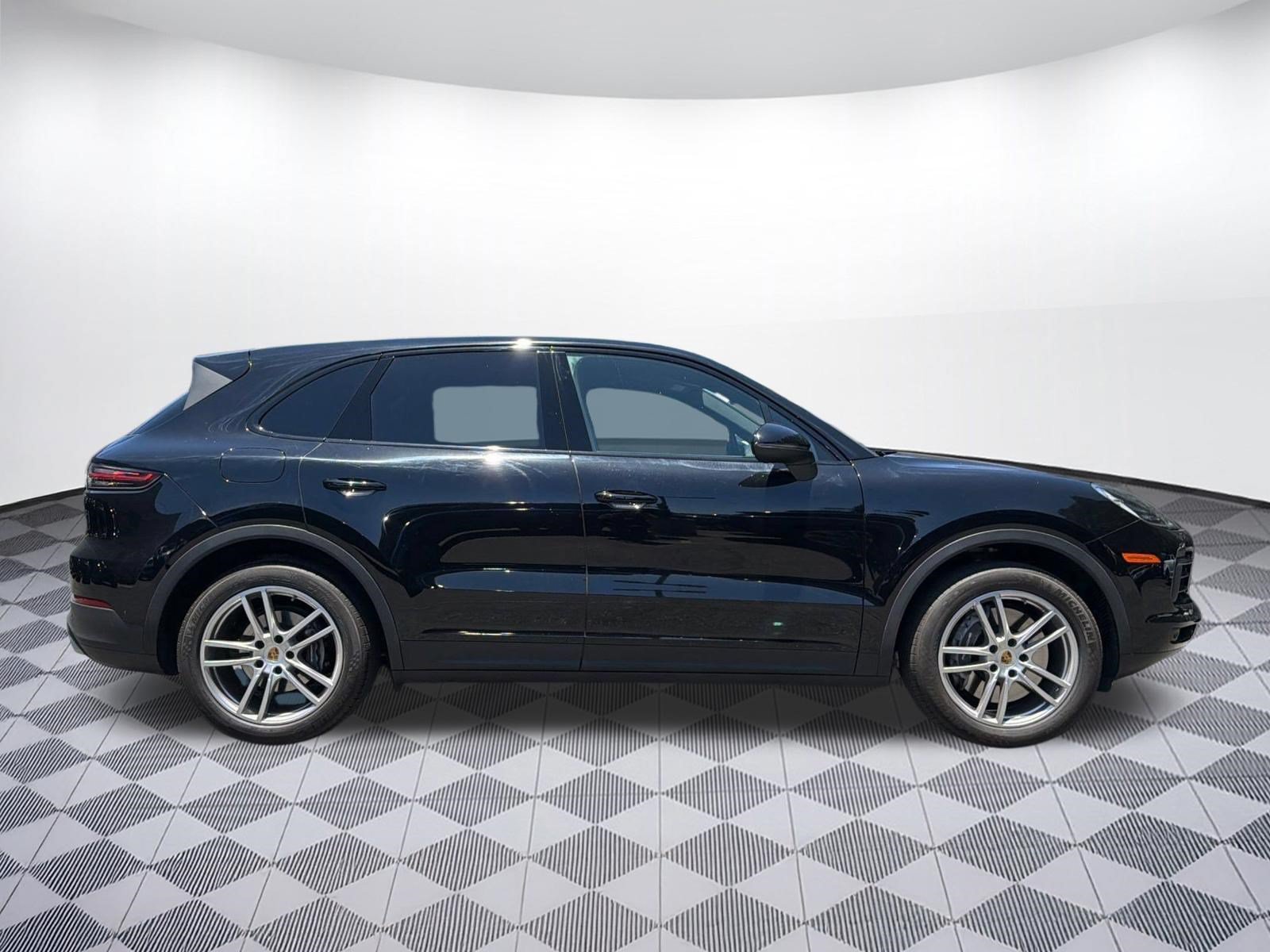 Used 2023 Porsche Cayenne AWD/4WD image 9