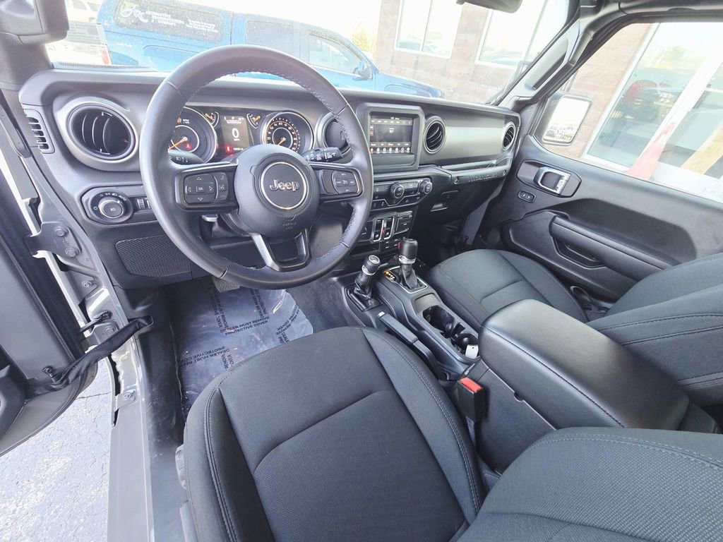 Used 2022 Jeep Wrangler Sport S image 9