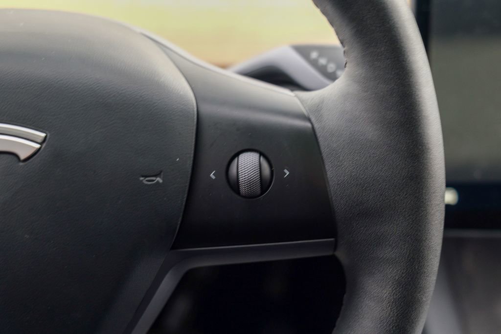 Used 2024 Tesla Model Y Long Range image 43