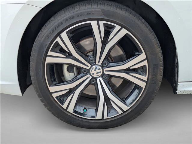 Used 2022 Volkswagen Passat 2.0T SE FWD image 9
