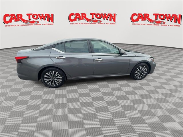 Used 2024 Nissan Altima 2.5 SV image 9