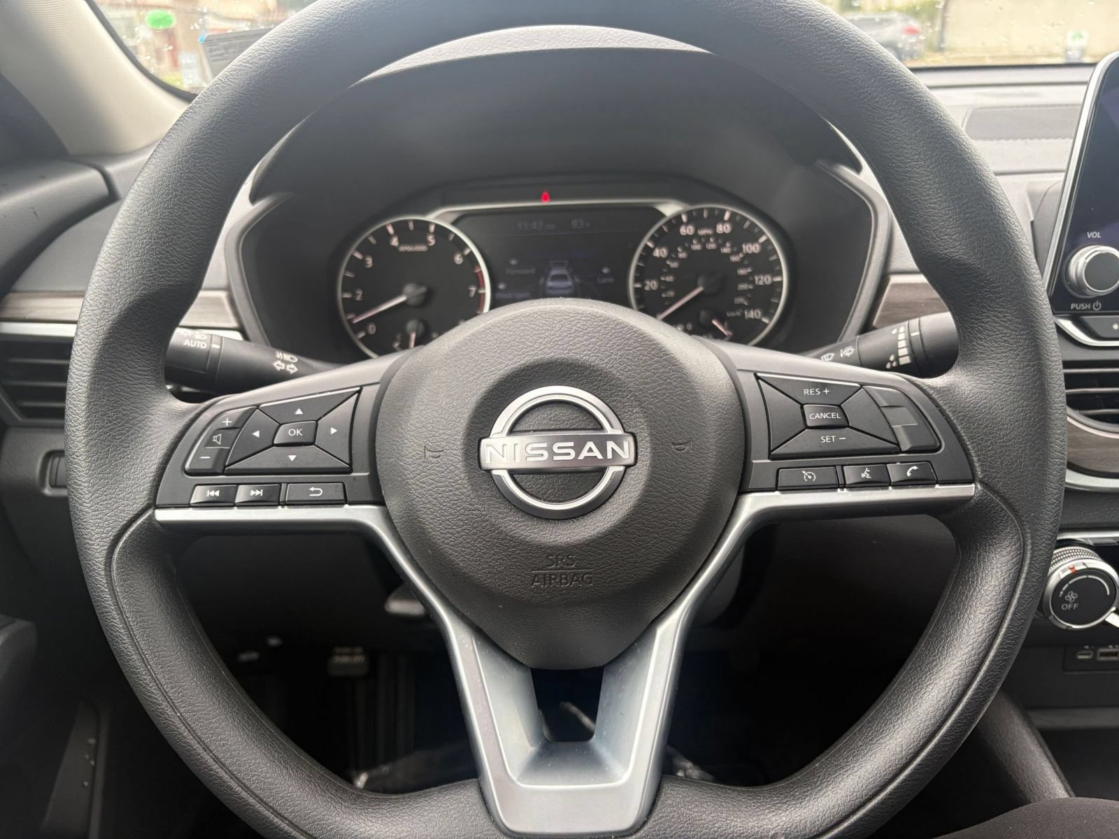 Used 2025 Nissan Altima 2.5 SV FWD image 27