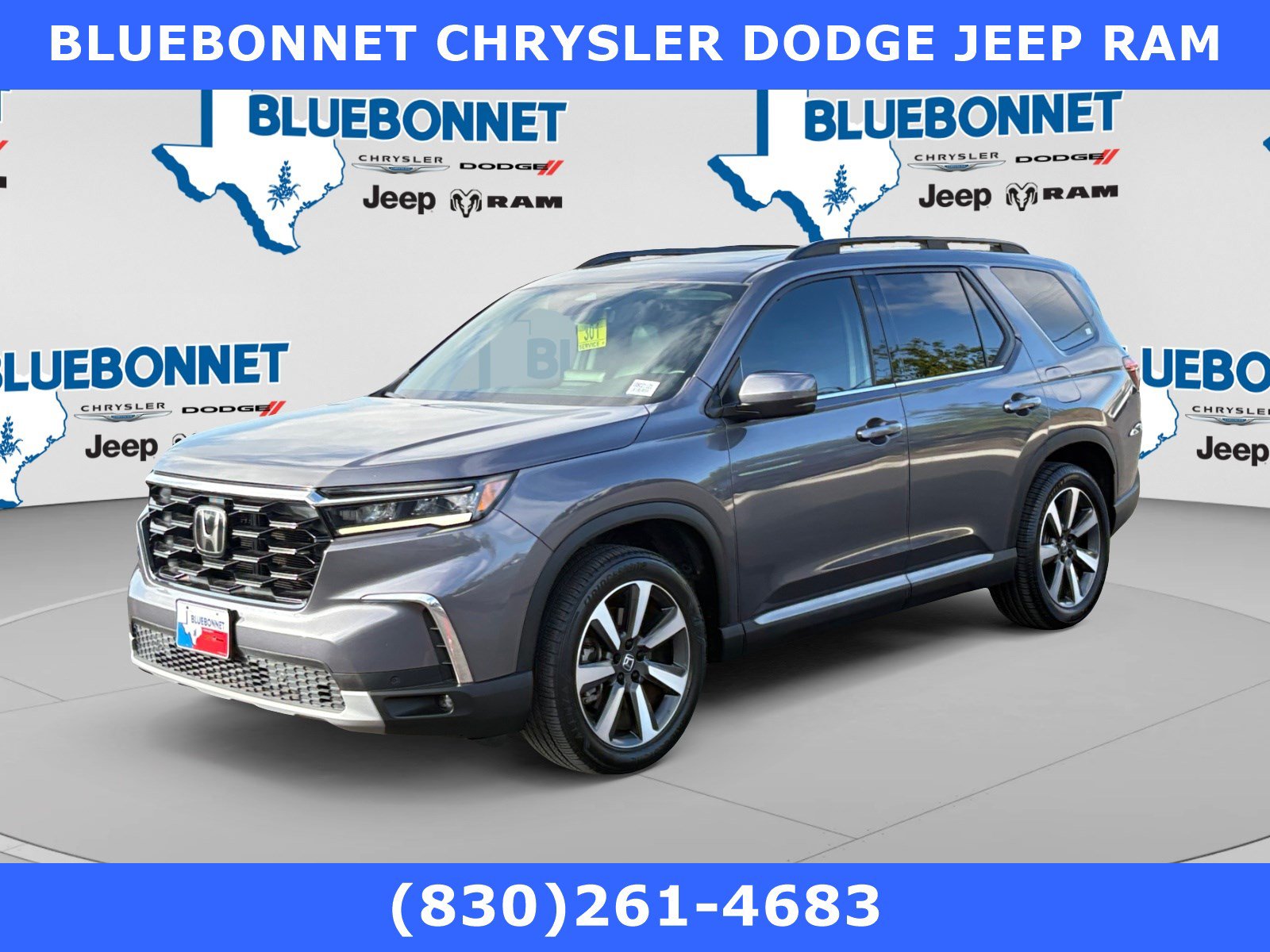 Used 2024 Honda Pilot Touring image 1