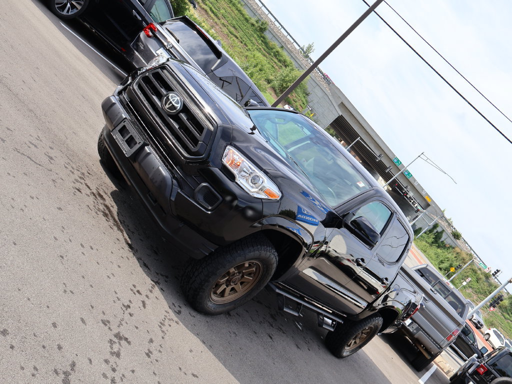 Used 2023 Toyota Tacoma SR AWD/4WD image 3