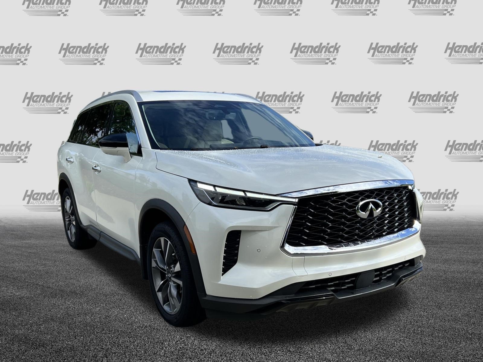Used 2024 INFINITI QX60 Luxe FWD image 2