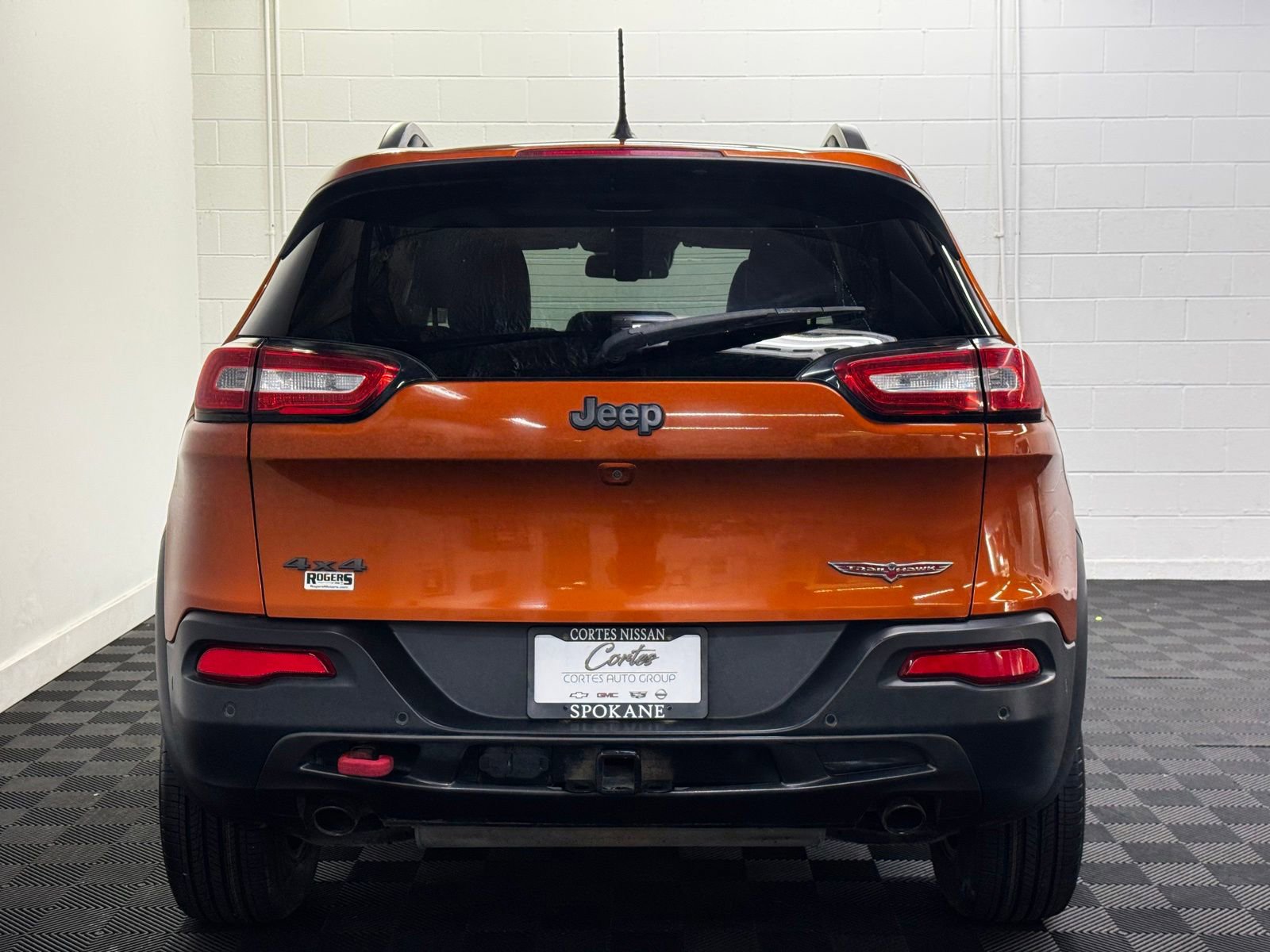 Used 2015 Jeep Cherokee Trailhawk w/ Leather Interior Group AWD/4WD image 6