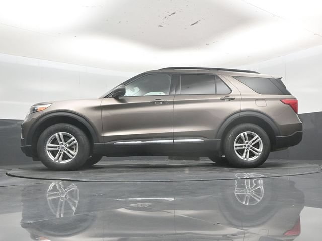 Used 2021 Ford Explorer XLT w/ Equipment Group 202A AWD/4WD image 52