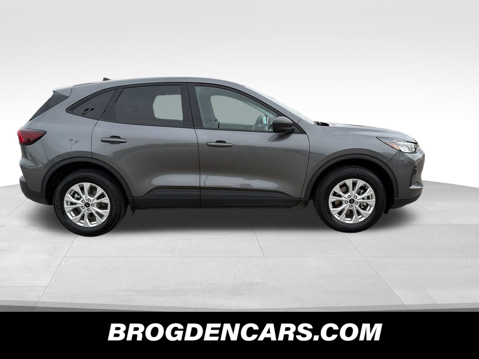 Used 2025 Ford Escape Active AWD/4WD image 2