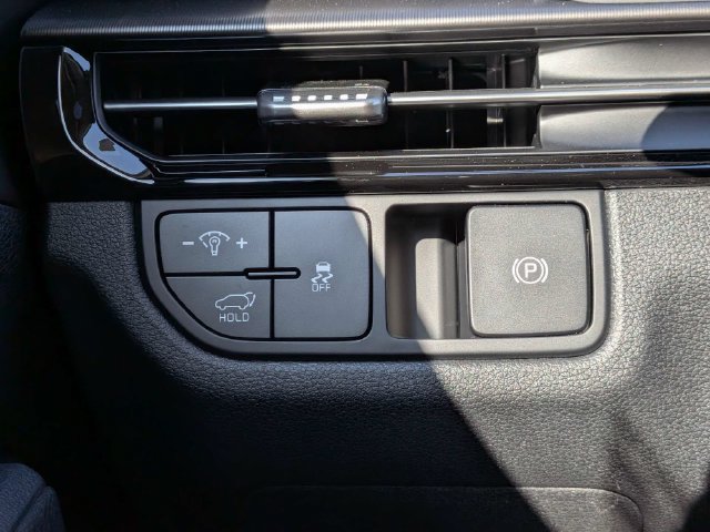 Used 2026 Kia Sportage EX FWD image 22