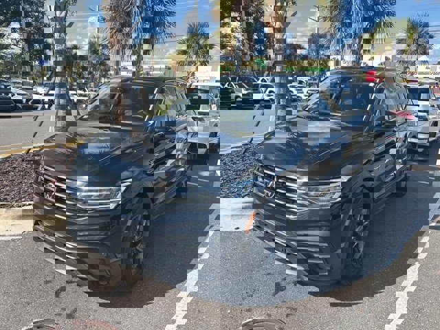 Used 2023 Volkswagen Tiguan SE