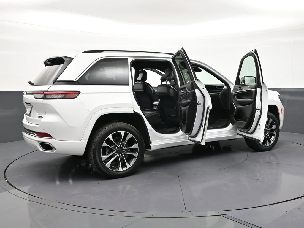 Used 2022 Jeep Grand Cherokee Overland w/ Adv Protech Group III image 33