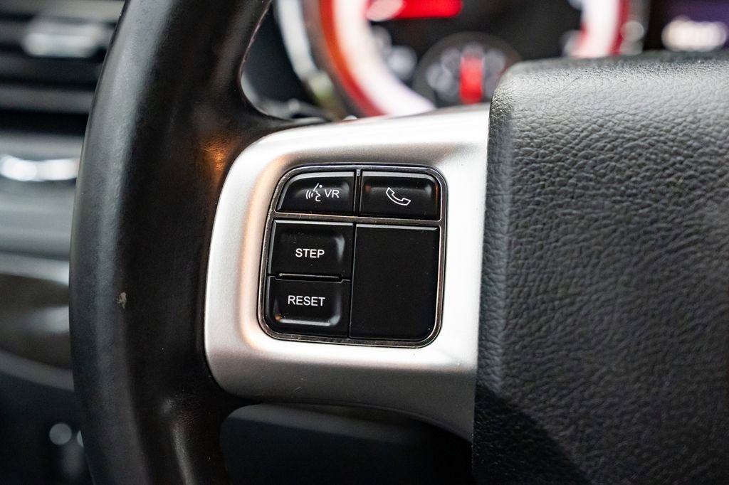 Used 2016 Dodge Grand Caravan American Value Package w/ UConnect Hands-Free Group FWD image 16