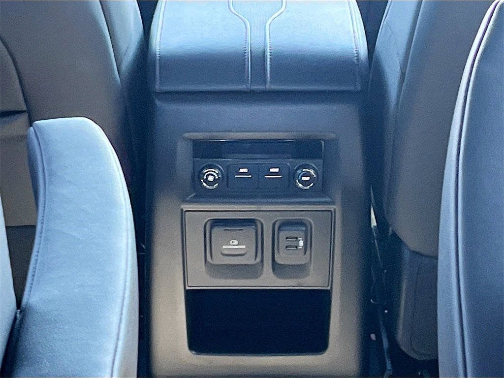 Used 2023 Chevrolet Traverse RS image 27