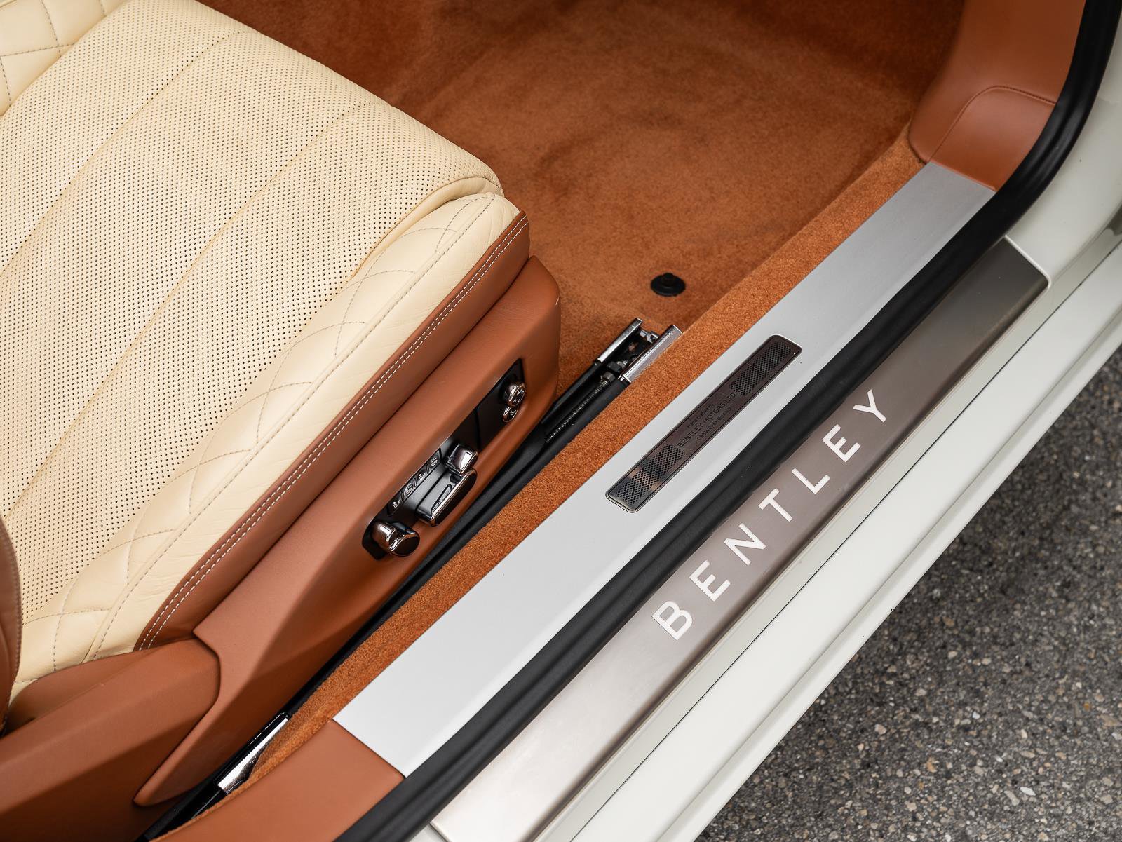 Used 2021 Bentley Continental GT image 33