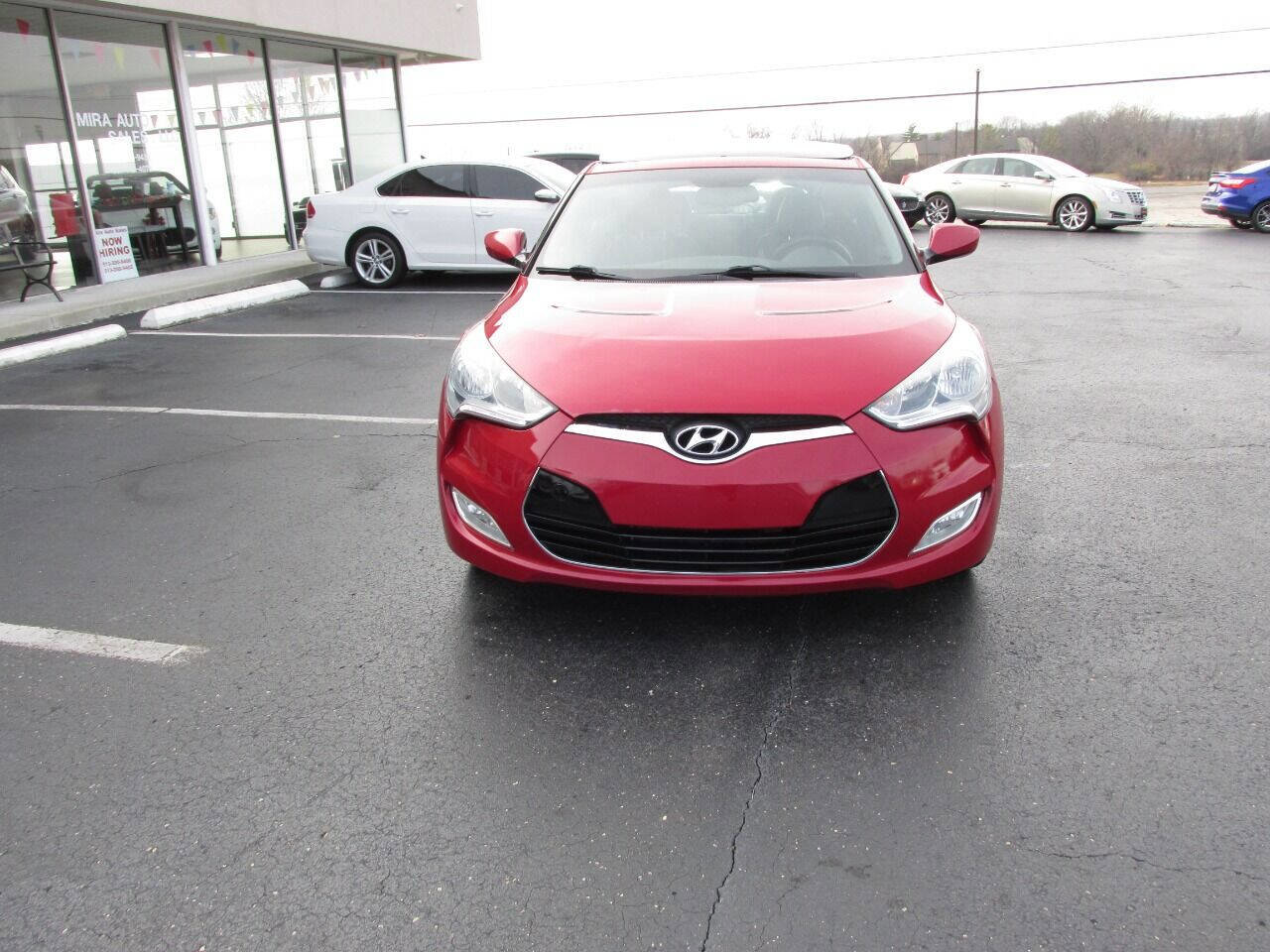 Used 2013 Hyundai Veloster w/ Style Pkg image 4