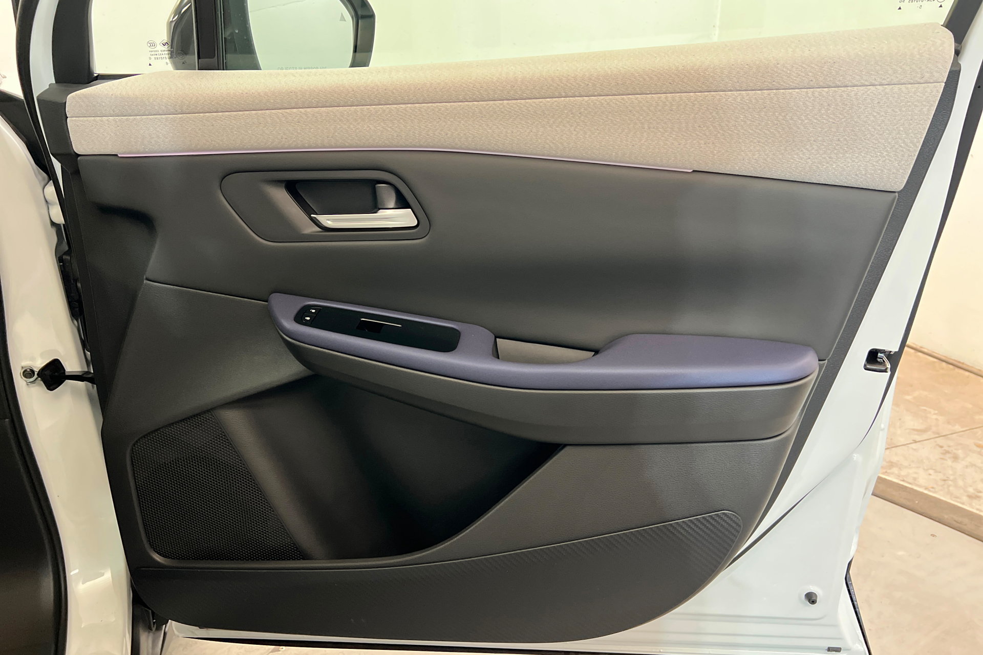 New 2026 Nissan Leaf Platinum+ w/ Illuminated Package FWD image 23