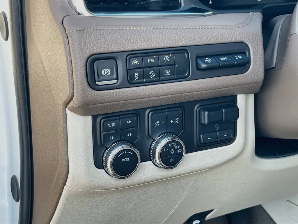 Used 2024 GMC Yukon Denali w/ Max Trailering Package AWD/4WD image 10