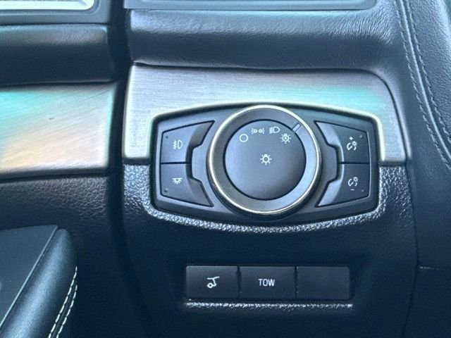 Used 2016 Ford Explorer Platinum AWD/4WD image 19