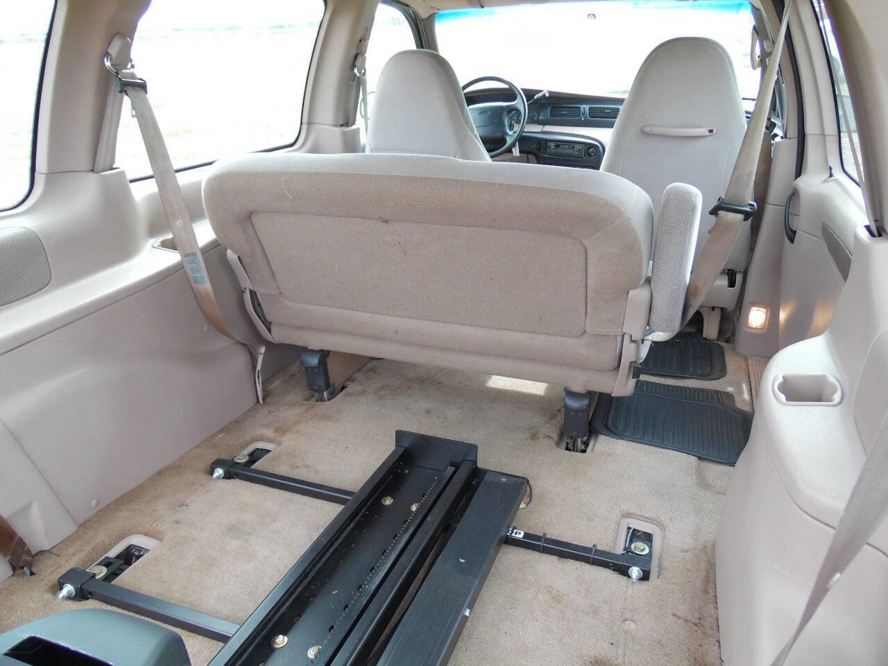 Used 1995 Ford Windstar LX image 28