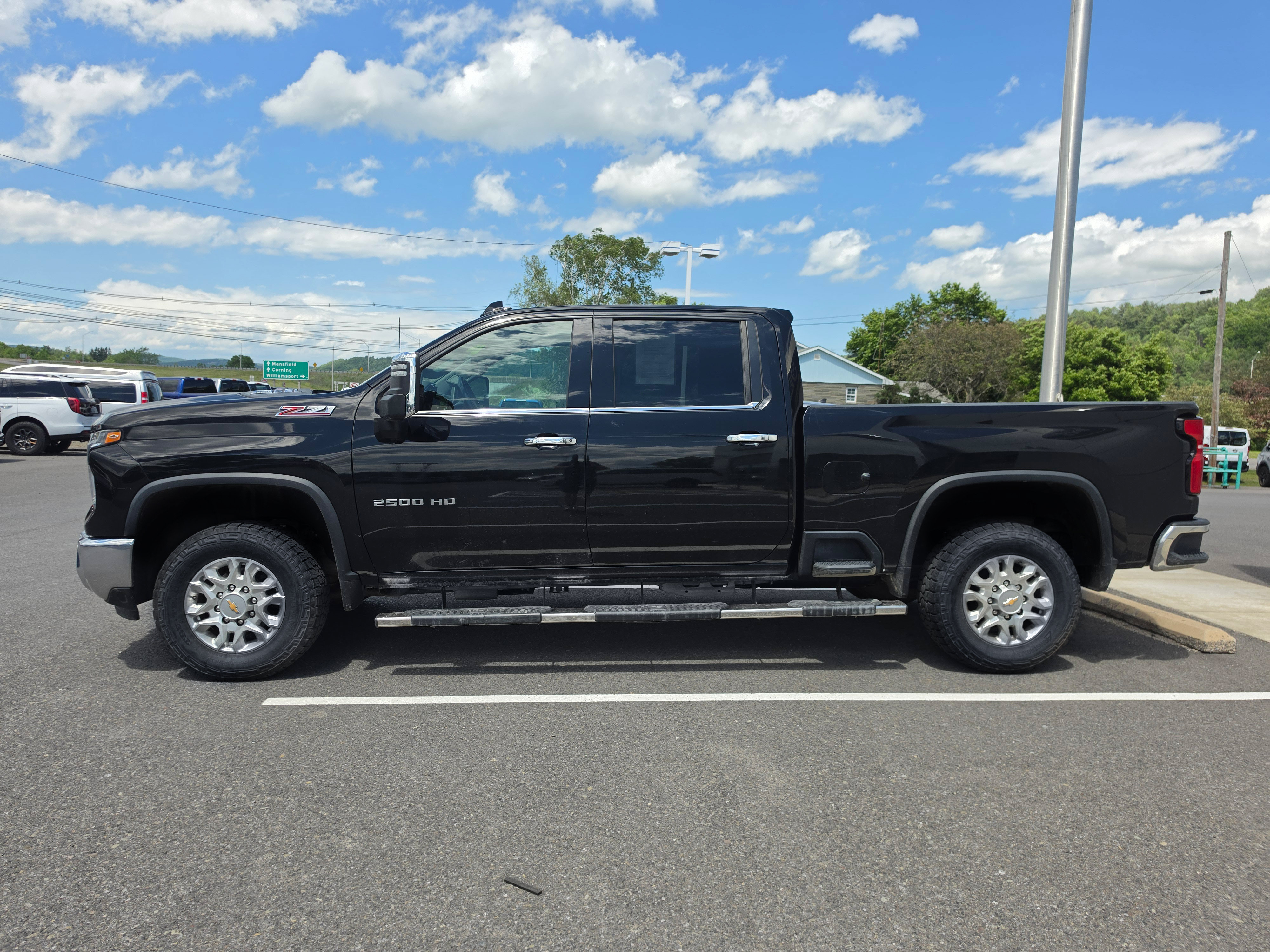 Used 2024 Chevrolet Silverado 2500 LTZ w/ LTZ Plus Package AWD/4WD image 7