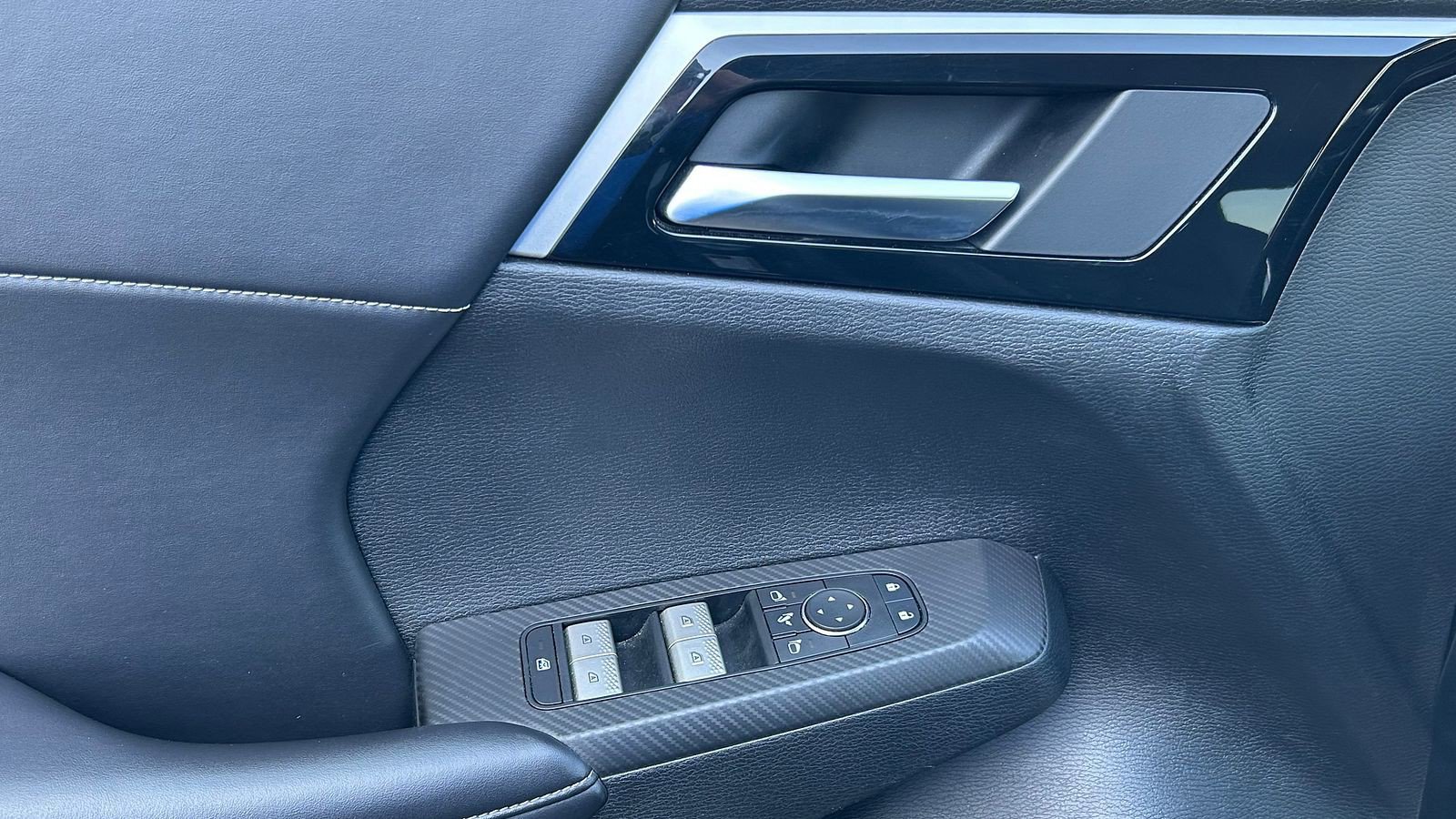 Used 2024 Mitsubishi Outlander SE image 9