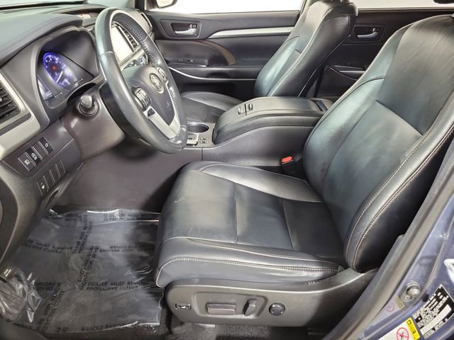 Used 2019 Toyota Highlander XLE FWD image 20