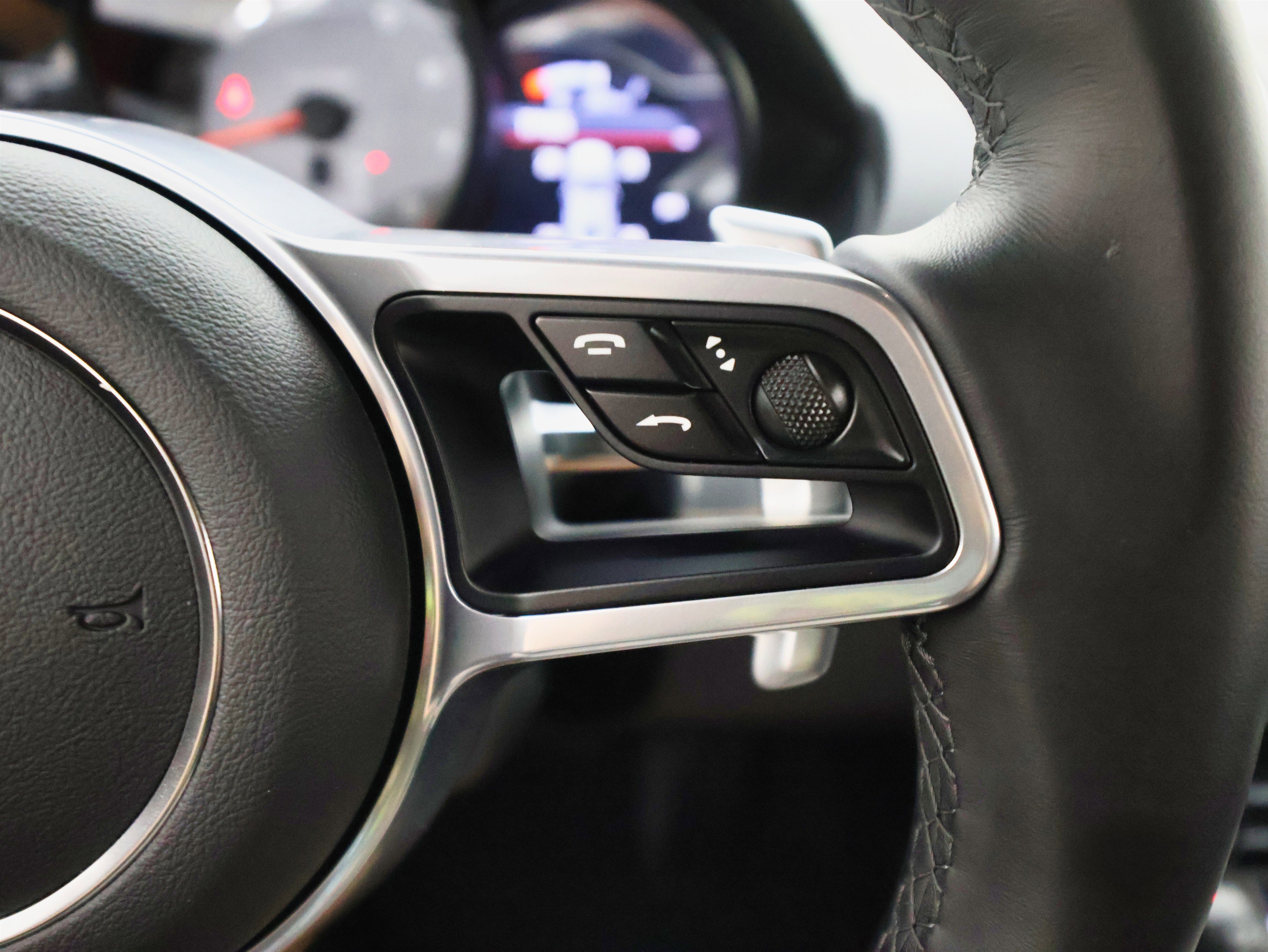 Used 2023 Porsche 718 Cayman S image 32