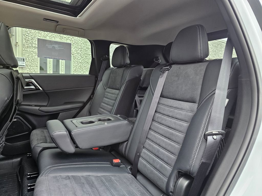 New 2026 Mitsubishi Outlander AWD image 14