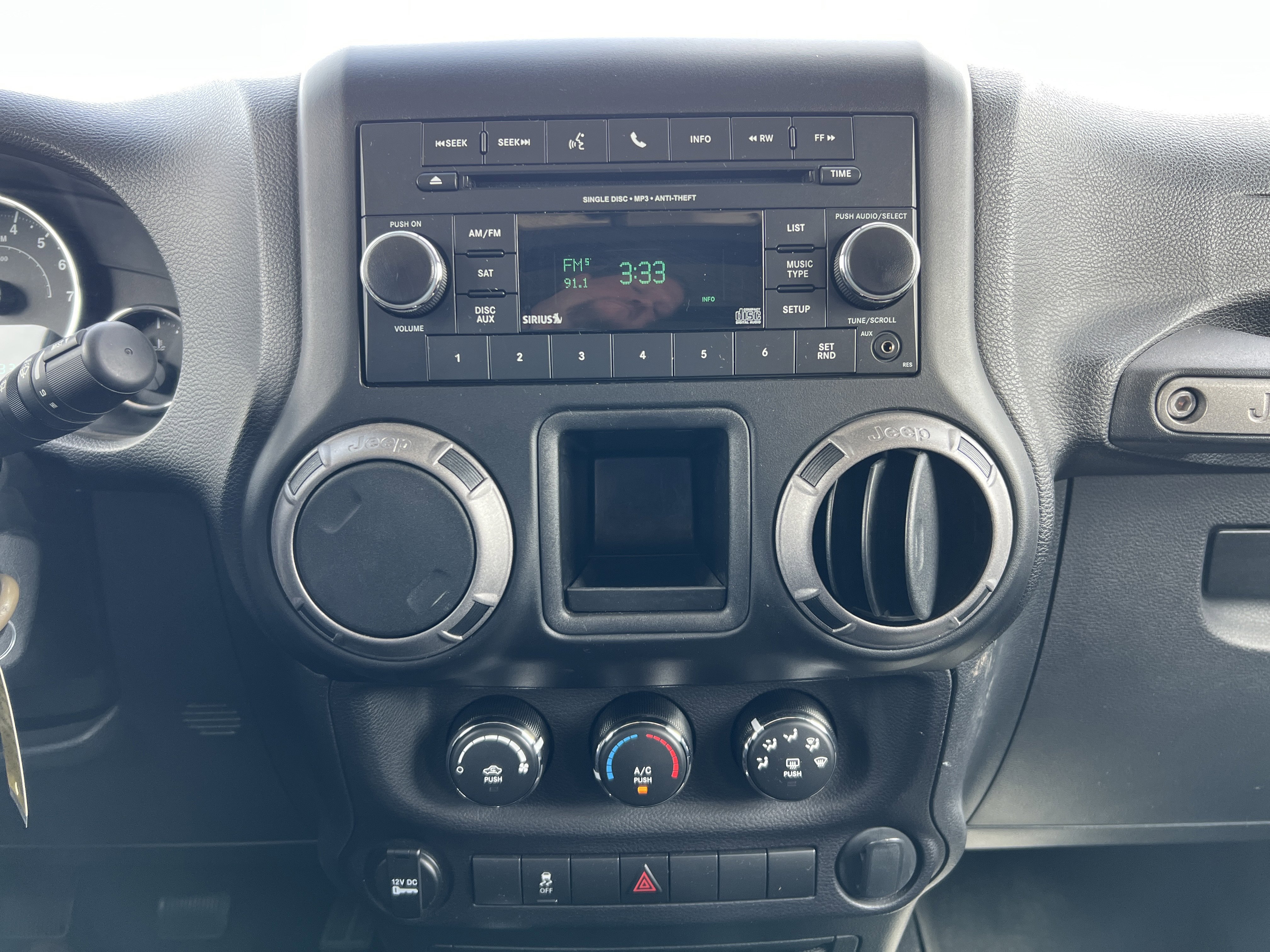 Used 2015 Jeep Wrangler Unlimited Sport w/ Connectivity Group image 6