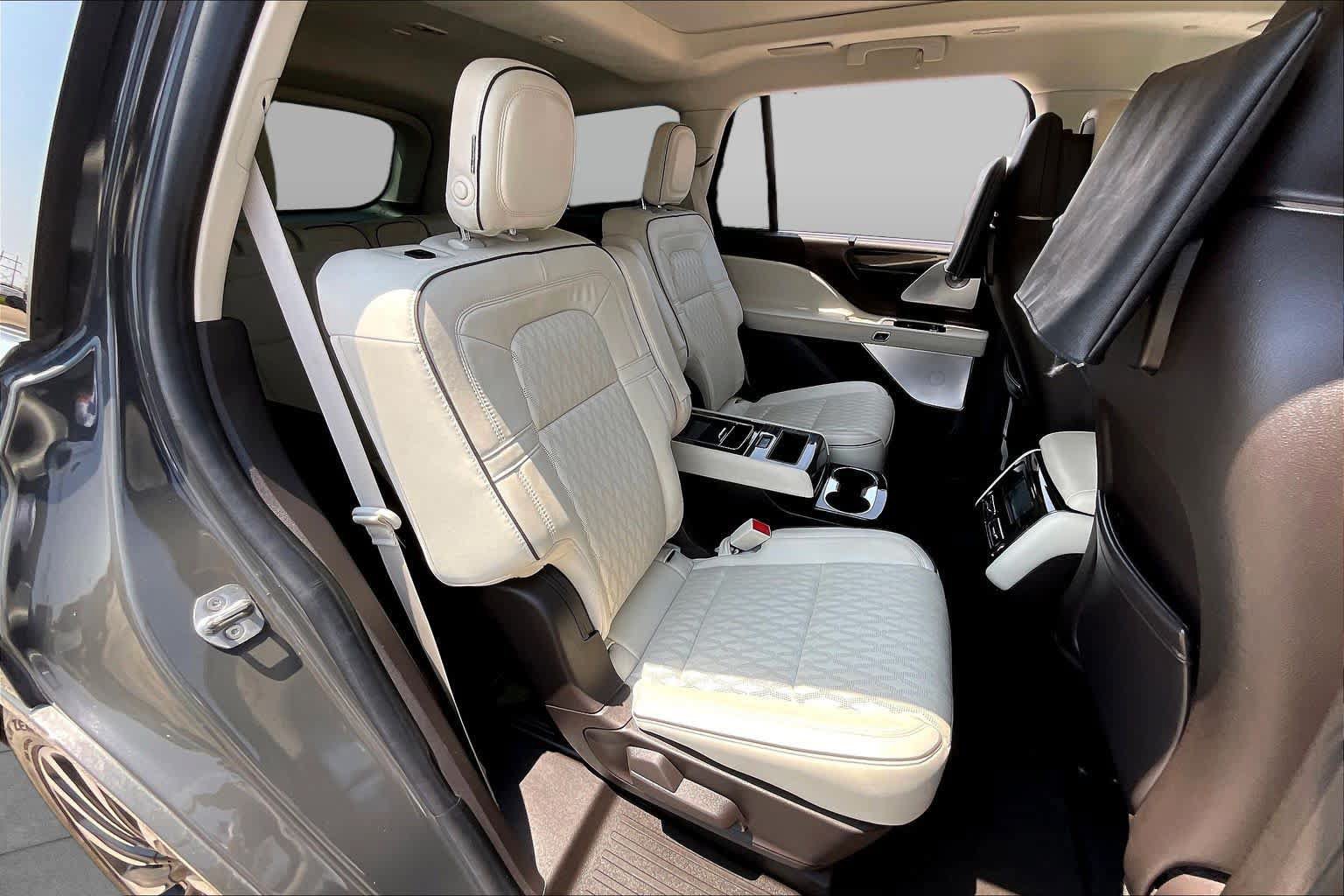Used 2020 Lincoln Aviator Black Label Grand Touring w/ Class IV Trailer Tow Package AWD/4WD image 19