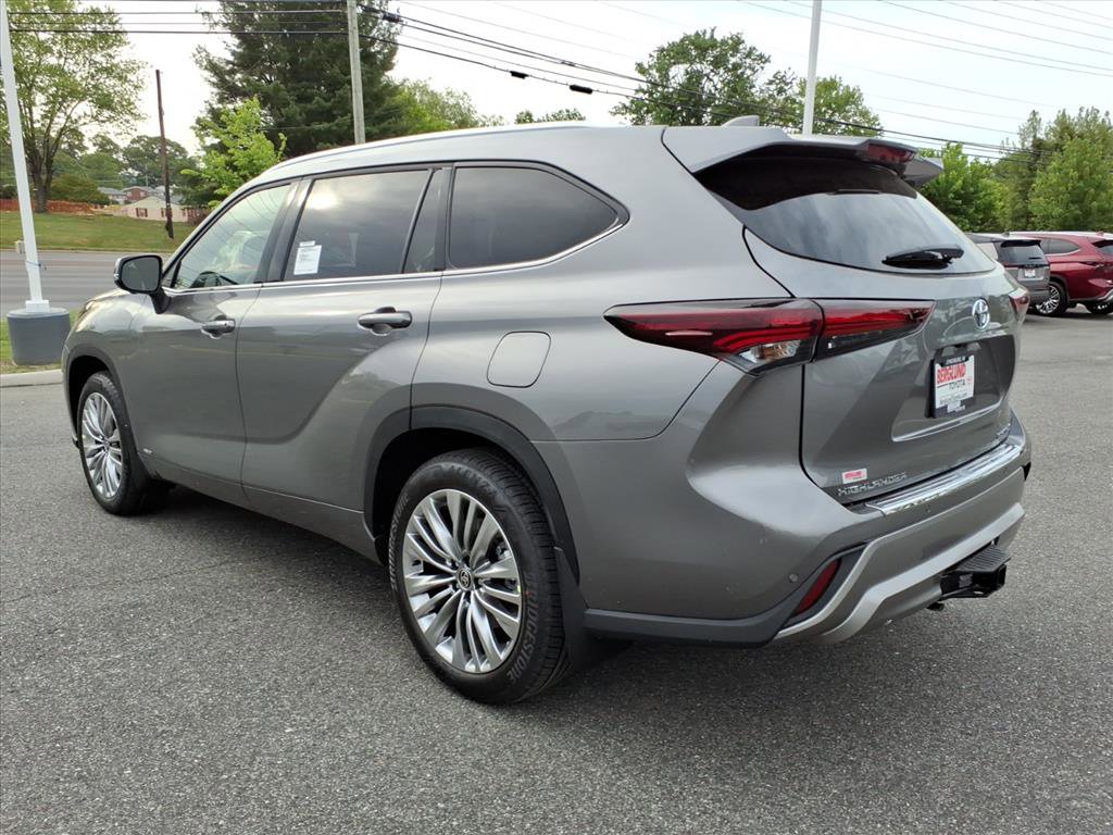 New 2026 Toyota Highlander Platinum AWD/4WD image 7