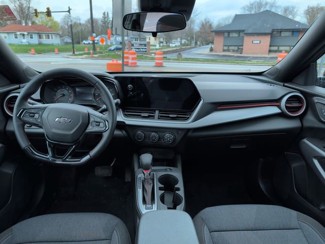 Certified 2024 Chevrolet Trax RS w/ Sunroof Package image 16