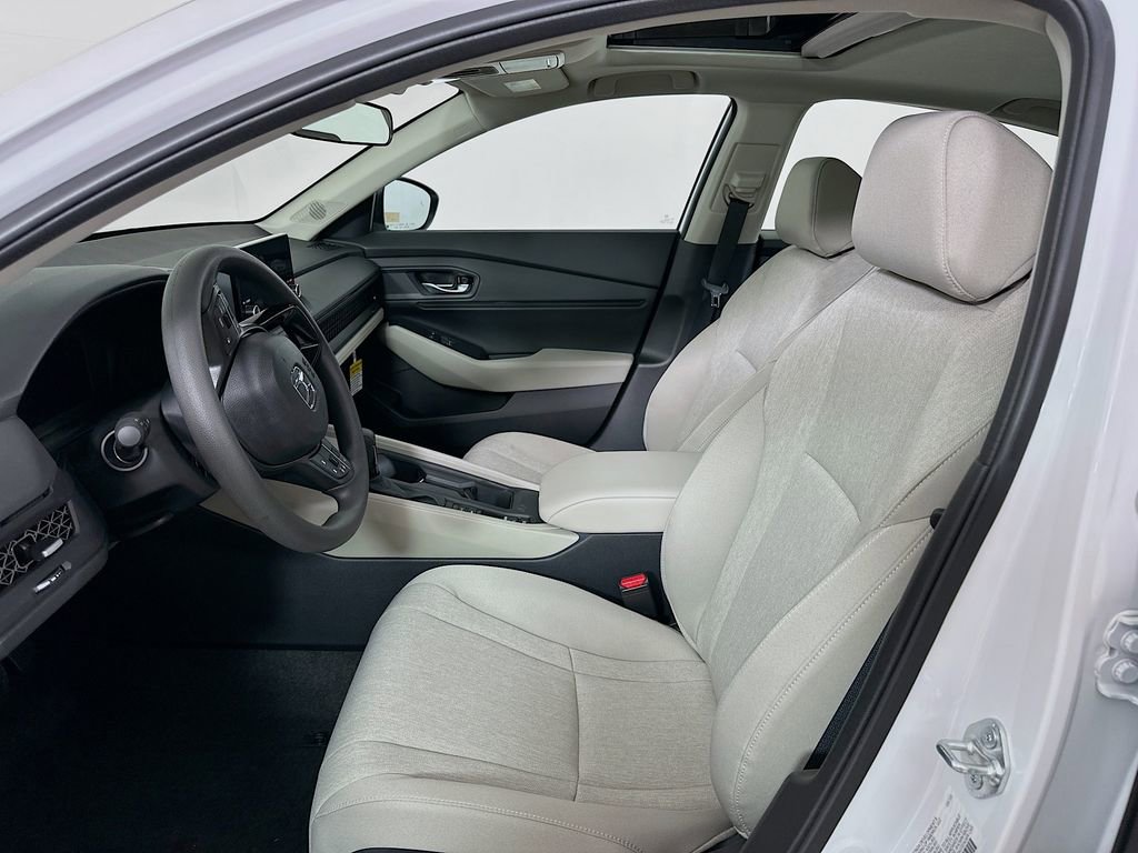 Certified 2025 Honda Accord SE image 8