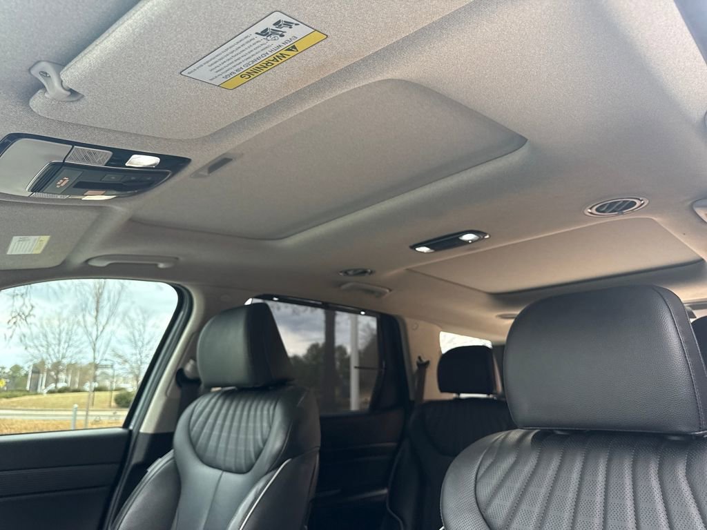 Used 2023 Hyundai Palisade Limited w/ Winter Package image 25