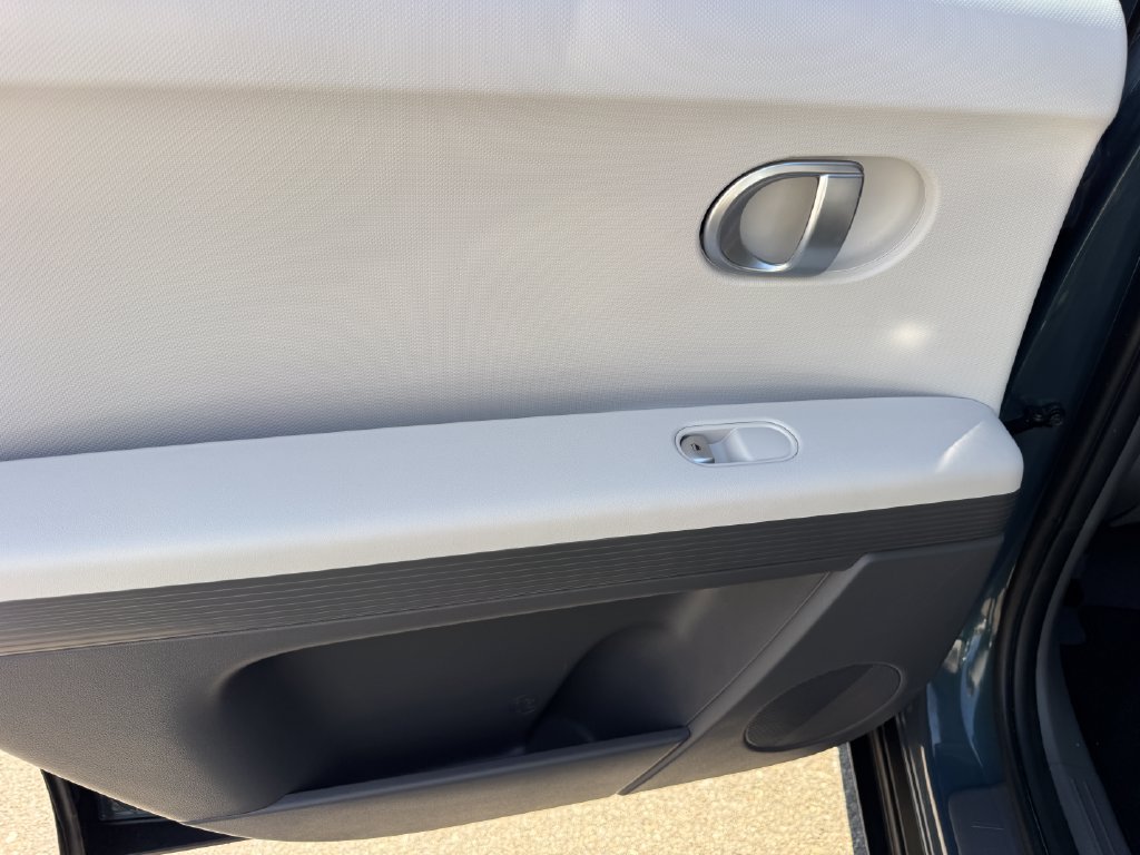 Certified 2024 Hyundai Ioniq 5 SE RWD image 17