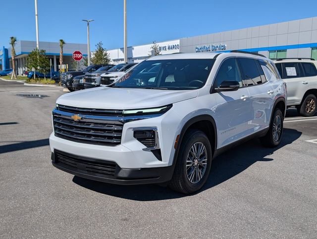 Certified 2025 Chevrolet Traverse LT image 3