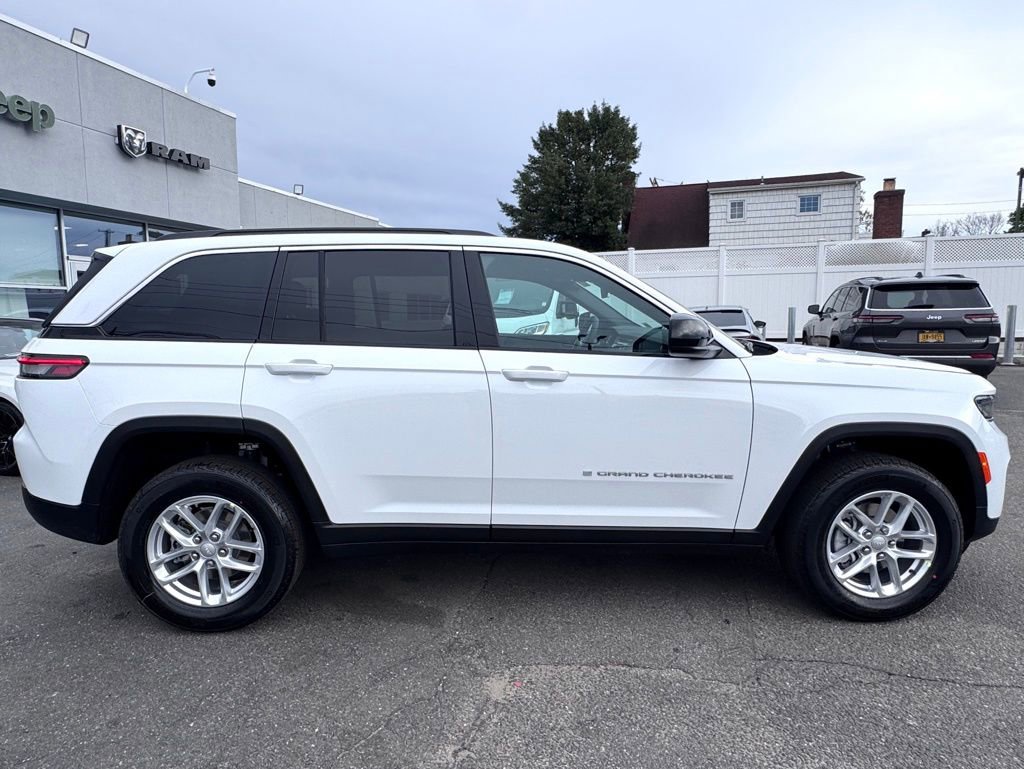 New 2026 Jeep Grand Cherokee Laredo AWD/4WD image 8