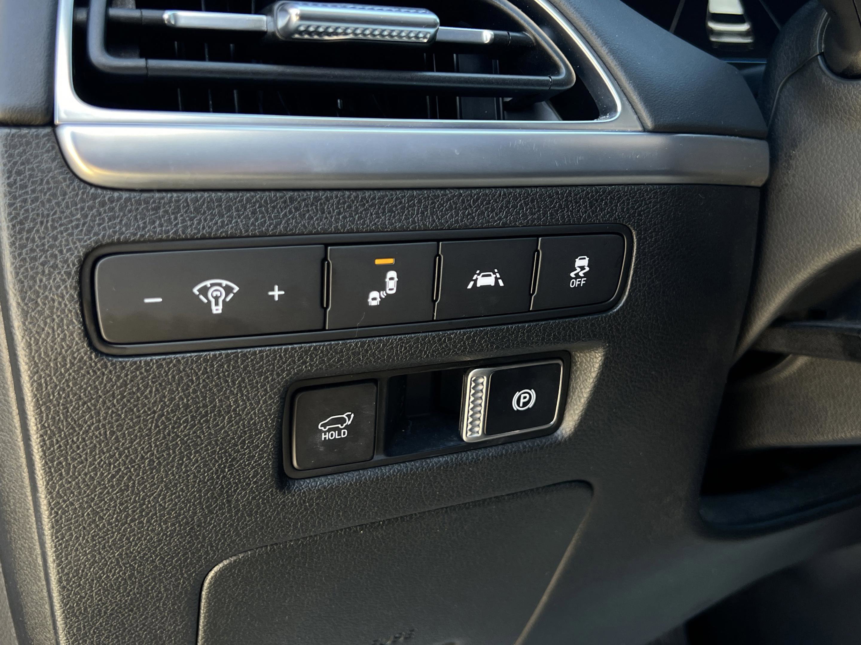 Used 2022 Hyundai Palisade Limited w/ Winter Package image 14