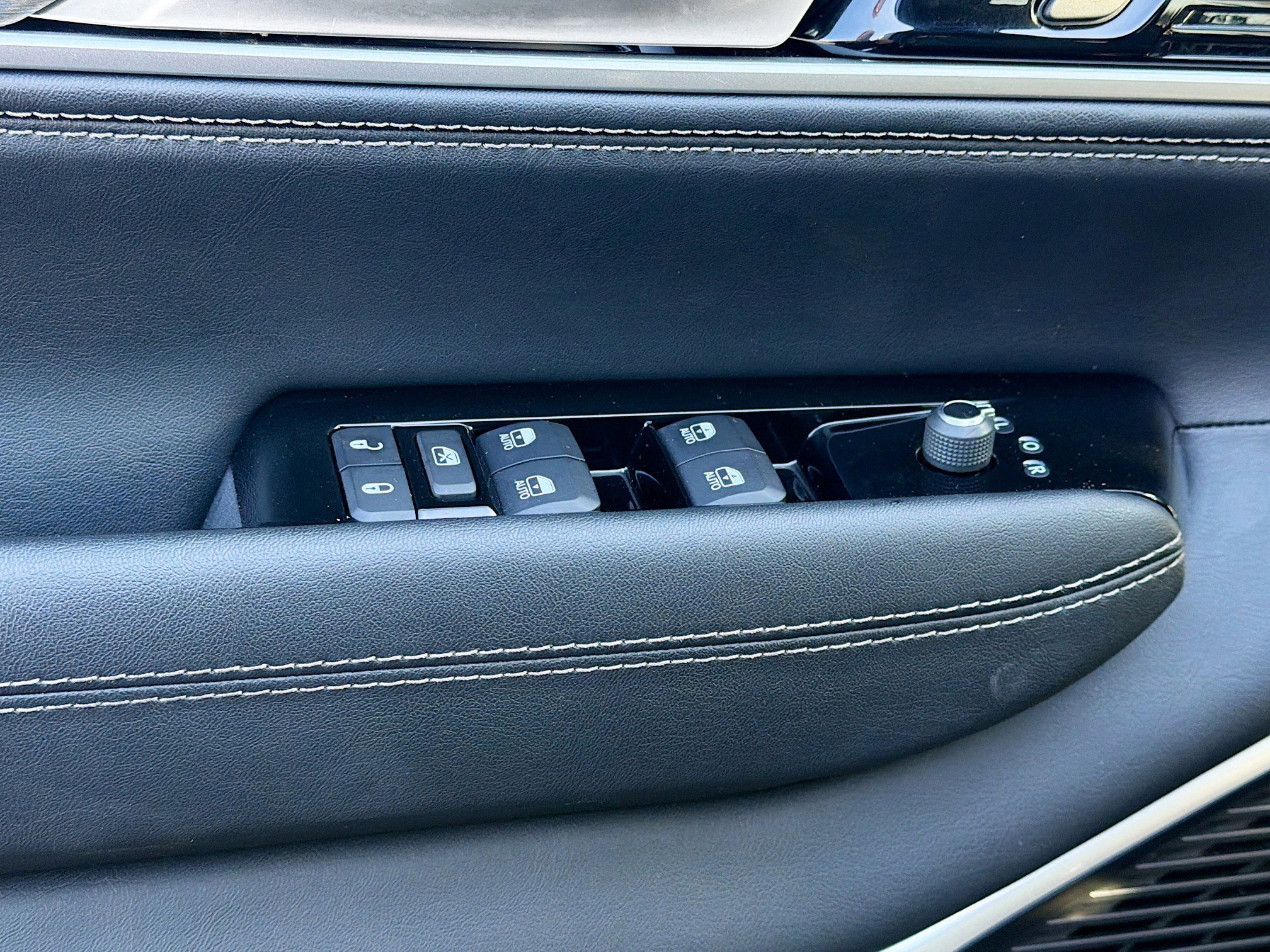 Used 2025 Jeep Wagoneer Series II image 20