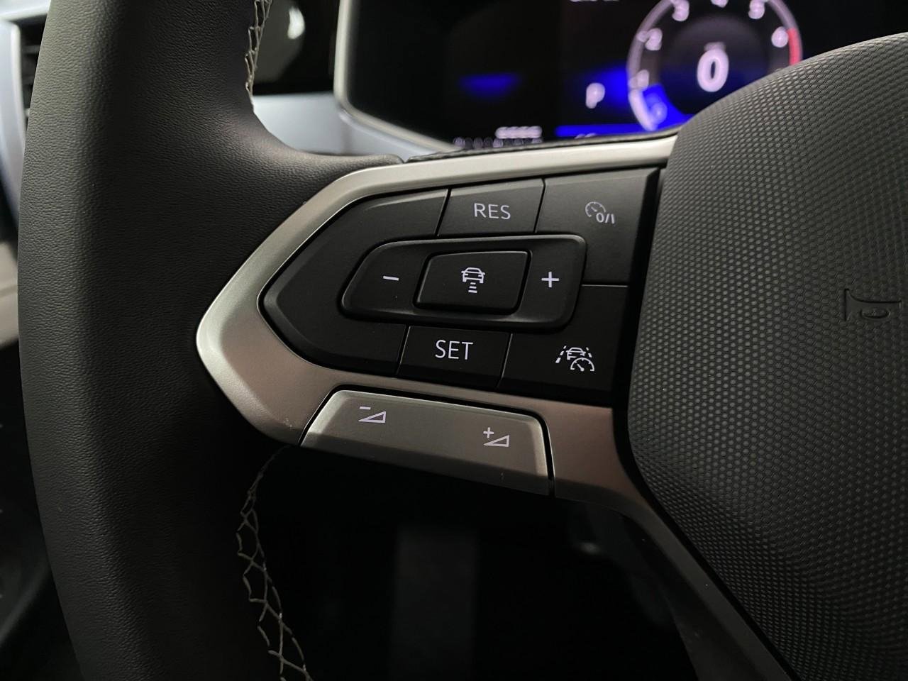 New 2026 Volkswagen Taos SE image 14