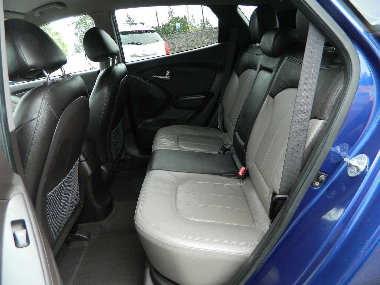 Used 2010 Hyundai Tucson Limited FWD image 14