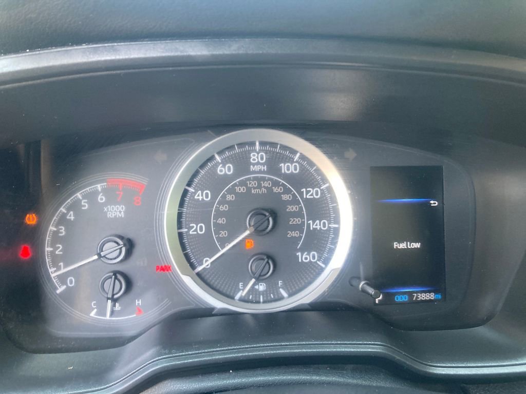 Used 2022 Toyota Corolla LE image 19